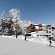 hotel La Perla exterior winter13