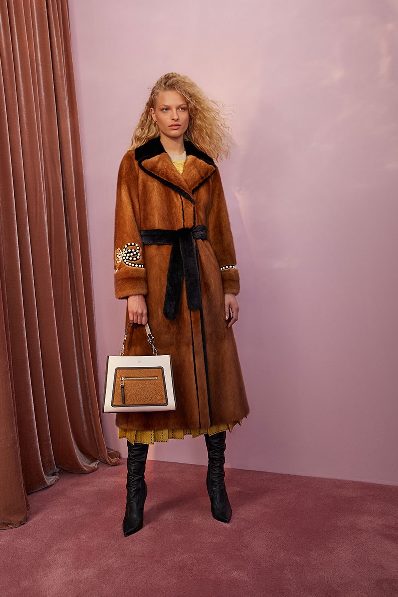 fendi-woman-resort-ss18-look-10_s1.