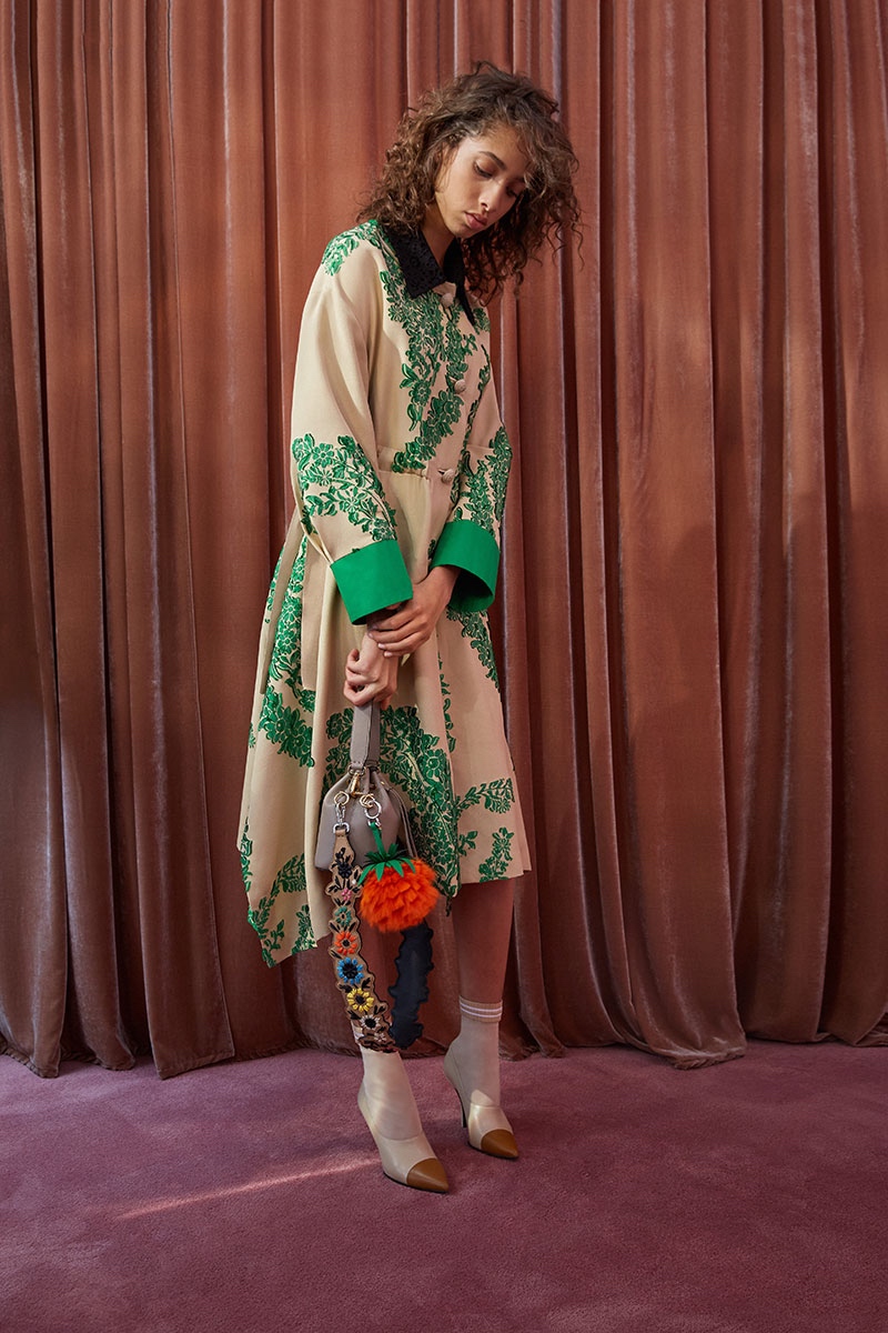 fendi-woman-resort-ss18-look-30_s1.