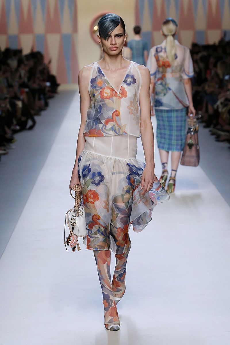 fendi-woman-ss18-look-38_s1