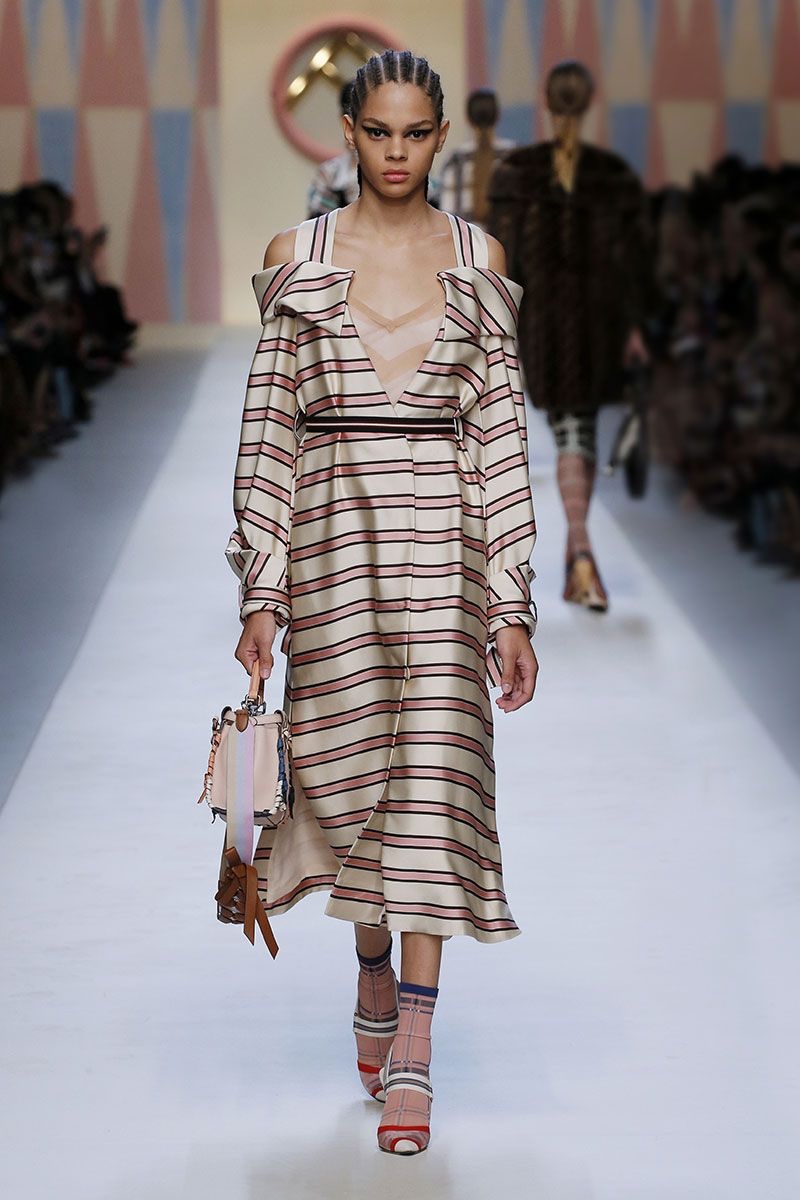 fendi-woman-ss18-look-48_s1